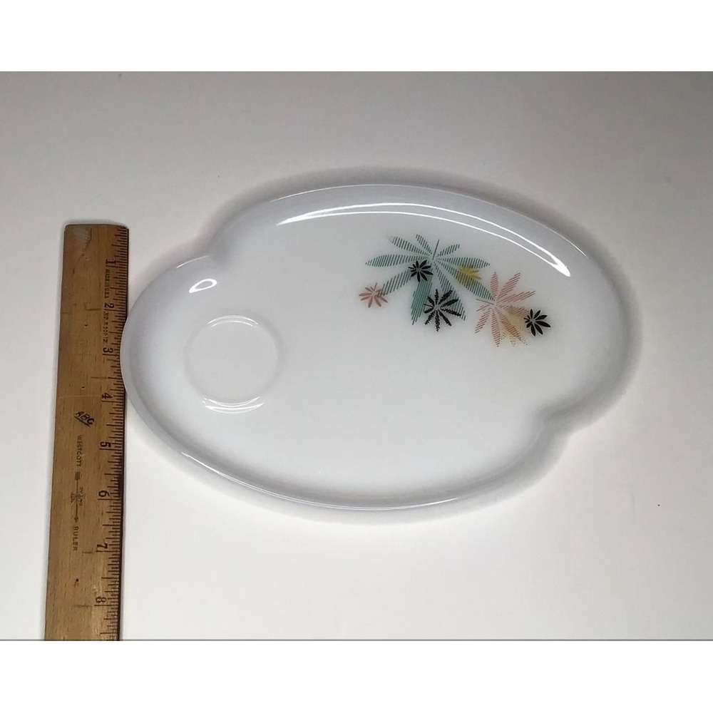 Vintage Federal Glass Atomic Flower Snack Plates White Milk Glass Boho Retro MCM - Picture 8 of 8